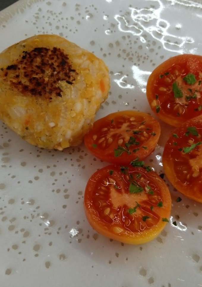 Una foto de Hamburguesas de lentejas rojas y arroz