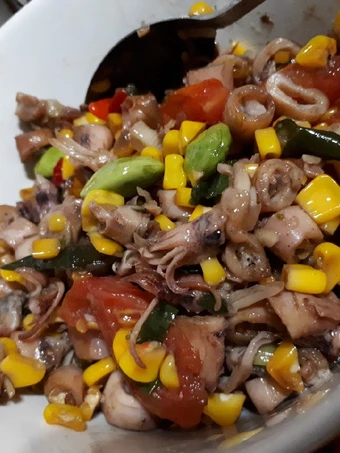 Langkah Mudah untuk Membikin Resep  Cah Cumi Asin jagung Manis yang Lezat Sekali, Enak Banget