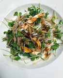 Mì chũ (phở) trộn ức gà, rau mầm