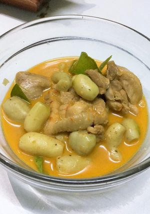 รูปของ แกงไก่ใส่มันขี้หนู
