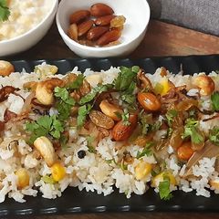 A picture of Navratan Pulao.