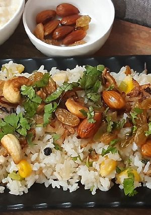 A picture of Navratan Pulao.