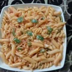 A picture of Red sauce pasta.
