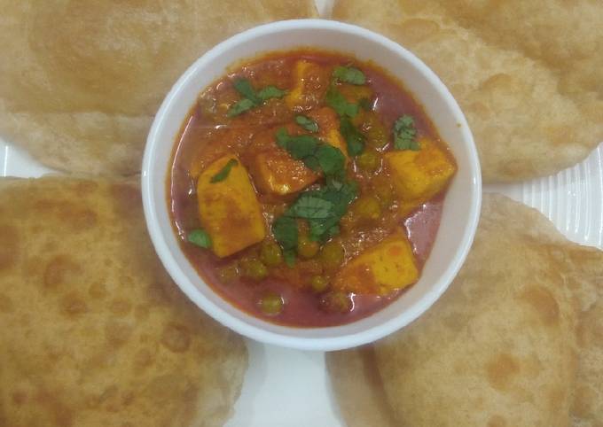 Matar paneer with poori