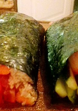Una foto de Rollitos de alga Nori