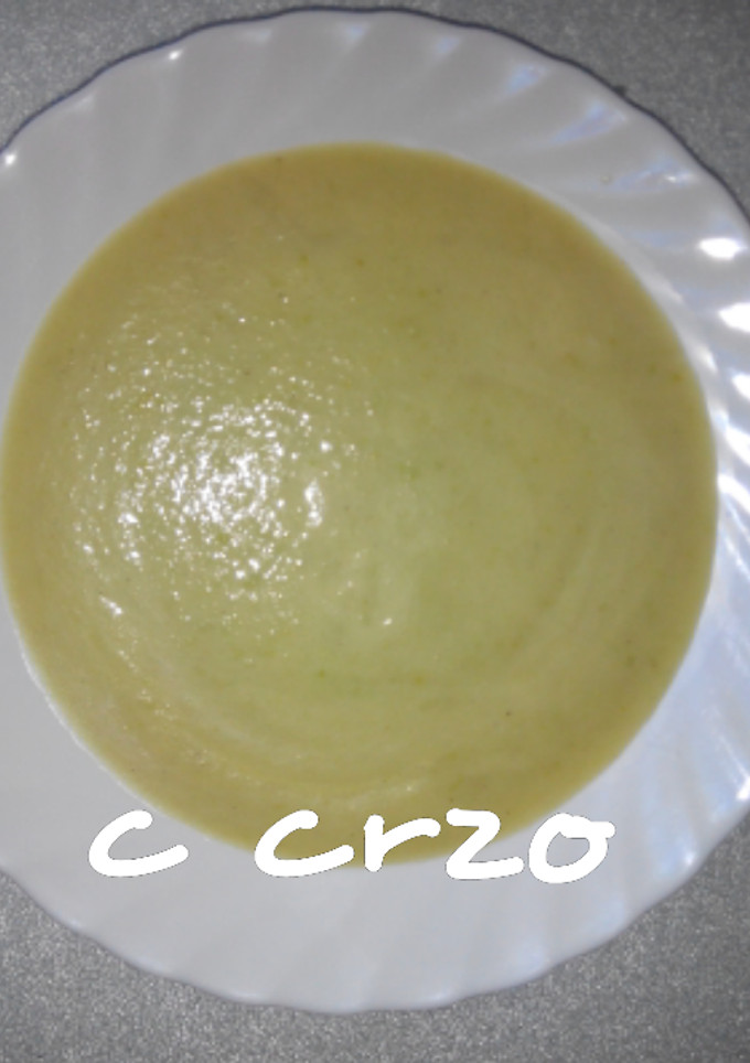 Una foto de Crema de calabacín en microondas