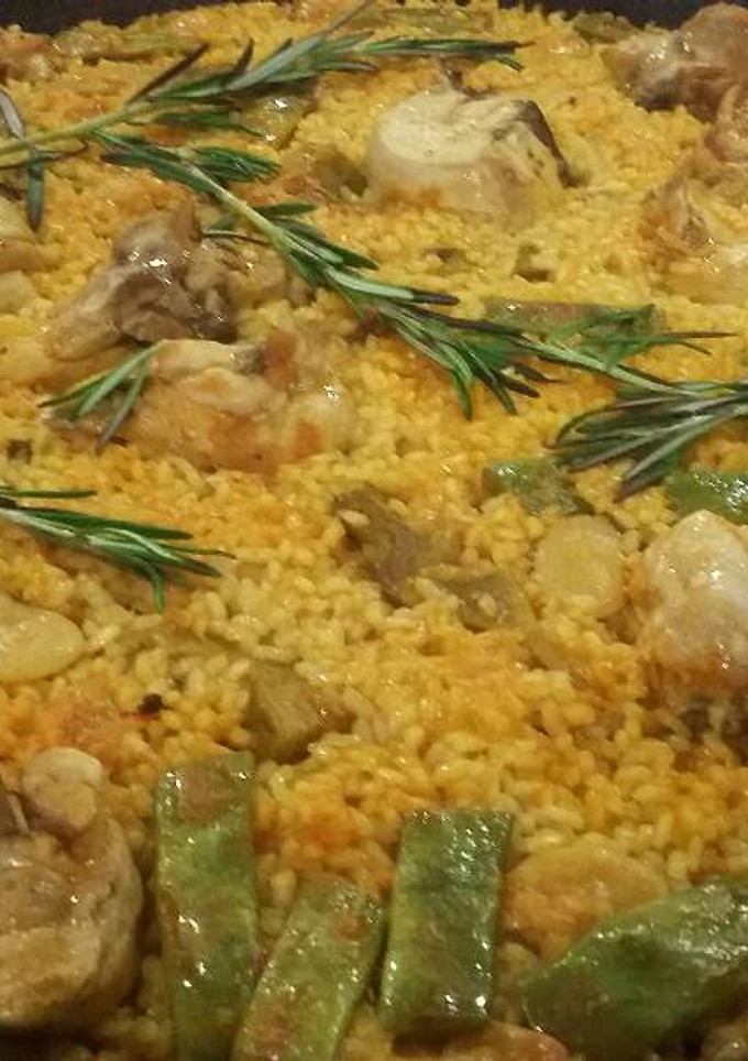 Una foto de Paella Valenciana
