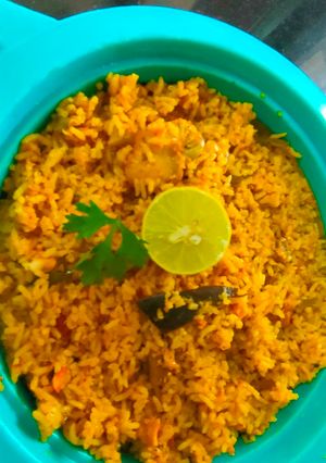 குழந்தைகள் விரும்பும் சிக்கன் பிரியாணி* (Chicken biryani recipe in tamil) செய்முறை முக்கிய புகைப்படம்