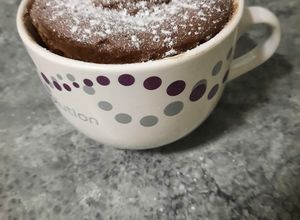 Foto principal de Bizcocho de chocolate en taza (microondas)