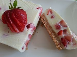 Une photo de Terrine fraise & chocolat blanc