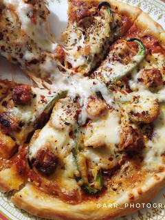 சிக்கன் பிஸ்ஸா (Chicken pizza recipe in tamil) செய்முறை முக்கிய புகைப்படம்