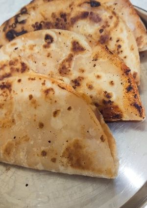 A picture of Roti pakoda.