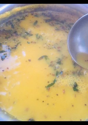 A picture of Dahi Kadhi.