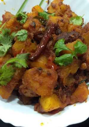 কুমড়ো আলু সব্জী (kumro aloo sabji recipe in Bengali) রেসিপির প্রধান ছবি