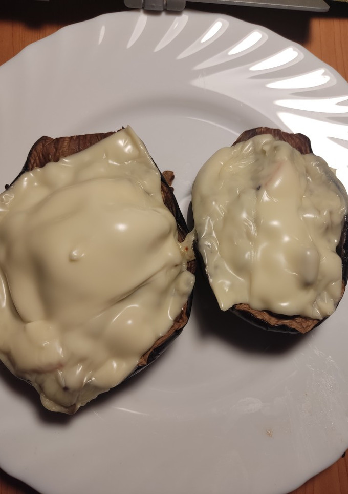 Una foto de Berenjena rellena quinoa y verduras
