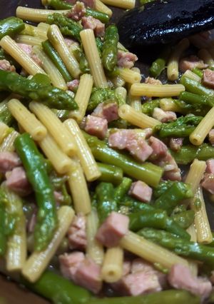 Foto di Sedanini con asparagi e prosciutto