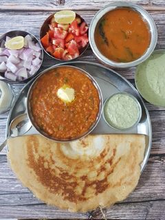 મૈસુર મસાલા ઢોંસા (Mysore Masala Dosa Recipe In Gujarati) રેસીપી મુખ્ય ફોટો
