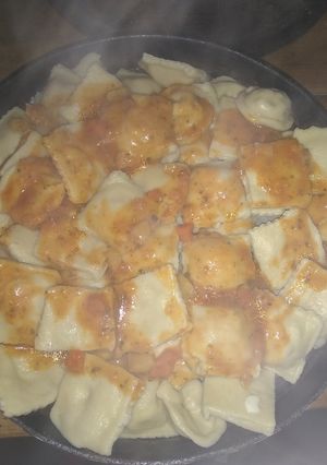 Una foto de Raviolones de muzzalera y jamón