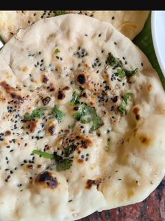 बटर कलौंजी नान (butter kalonji naan recipe in Hindi) रेसिपी मुख्य फोटो