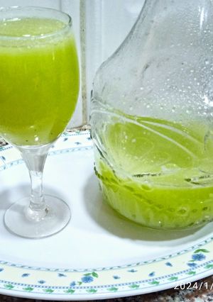 Une photo de Cocktail concombre 🥒/ miel🍯 citron 🍋/ pomme 🍏