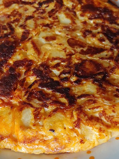 Una foto de Tortilla de Sobrasada con patatas y cebolla