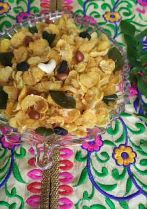 મકાઈ નો ચેવડો (Makai Chevdo Recipe In Gujarati) રેસીપી મુખ્ય ફોટો