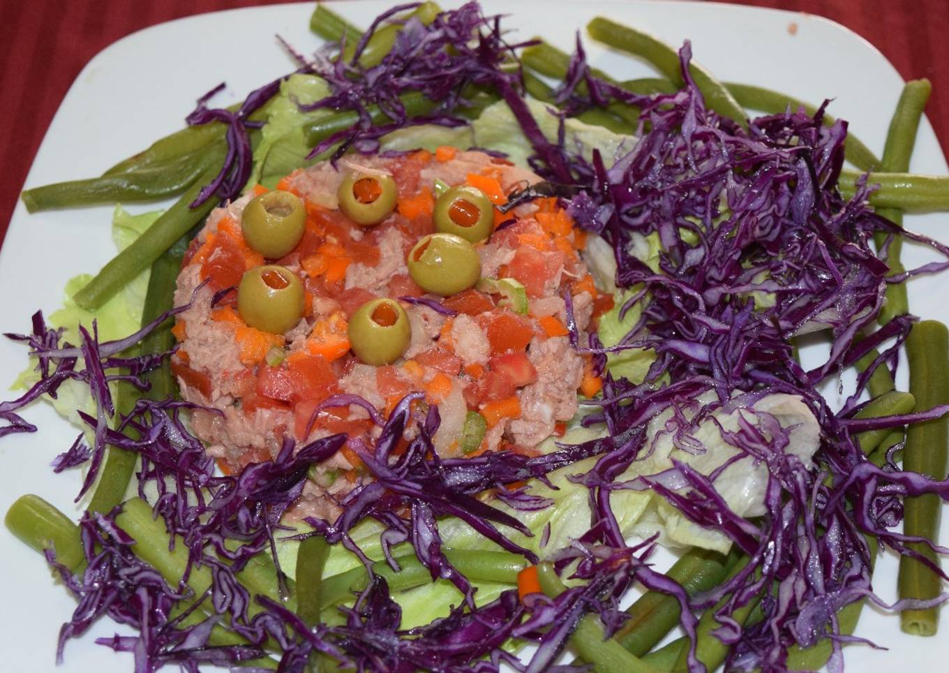 Ensalada de atun multicolor
