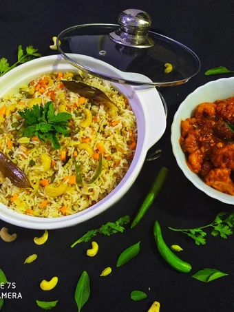 Simple Way Make Recipe Fried Rice with Gobi Manchurian that is So Delicious, Can Spoil the Tongue}