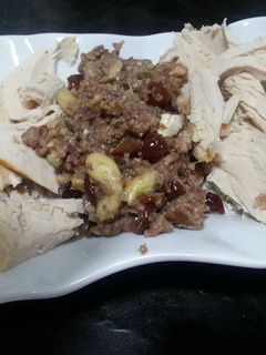 Una foto de Relleno para pavo navideño (fácil, con frutos secos y arándanos)