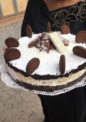 A picture of No bake Oreo cheesecake.