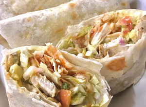 รูปของ CHICKEN BURRITO｜เบอร์ริโต้ไก่ 🌯