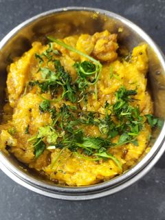काकडीचे बेसन (kakadiche besan recipe in marathi) रेसिपी चे मुख्य फोटो