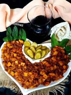 عکسی از دستور خوراک گوشت چرخ کرده و سیب زمینیsolmaz