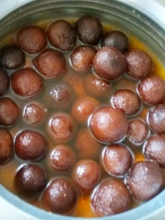 குலோப் ஜாமுன்(gulab jamun recipe in tamil) செய்முறை முக்கிய புகைப்படம்
