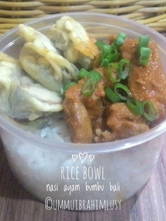 Foto resep Rice Bowl: Nasi Ayam Bumbu Bali