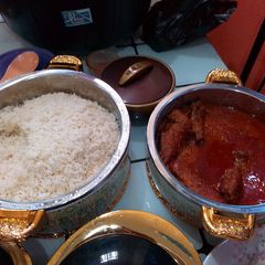 A picture of Rice and Stew.