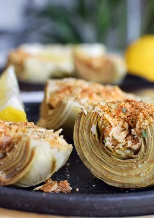 Foto principal de Alcachofas gratinadas con almendras y queso