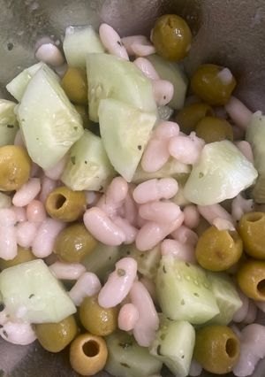 Una foto de Ensalada de alubias blancas