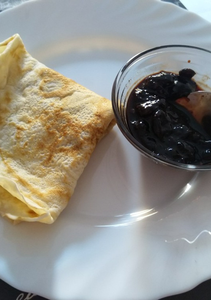 Una foto de Crepes con mermelada