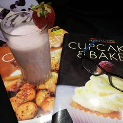 A picture of Strawberry lassi.