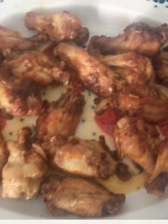 Una foto de Alas de pollo al pimentón