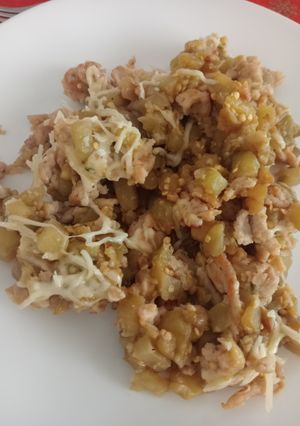 Una foto de Berenjenas con Carne Picada de Pollo y Queso