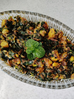 عکسی از دستور آلو پالَک (خوراک سیب زمینی و اسفناج غذای دانشجویی)