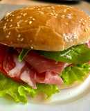 А-ля бургер з шинкою🍔