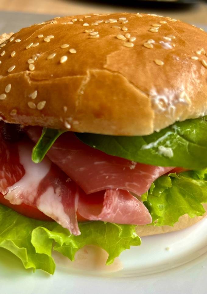 А-ля бургер з шинкою🍔