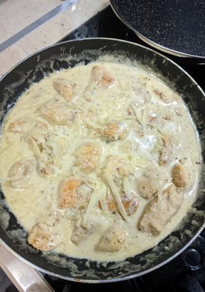 O poză a rețetei Pui cu sos Gorgonzola.