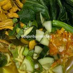A picture of Mie Ayam Homemade pakai Mie Urai.