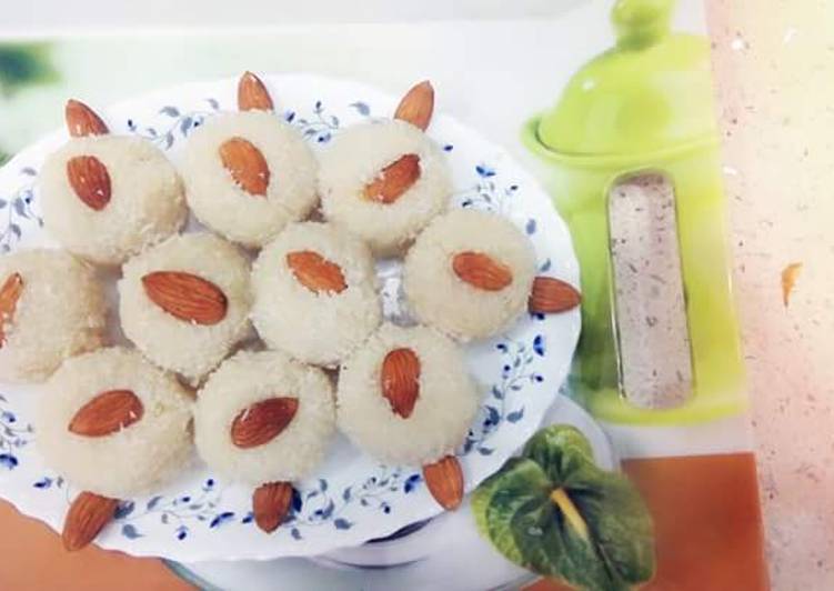 Coconut ladoo