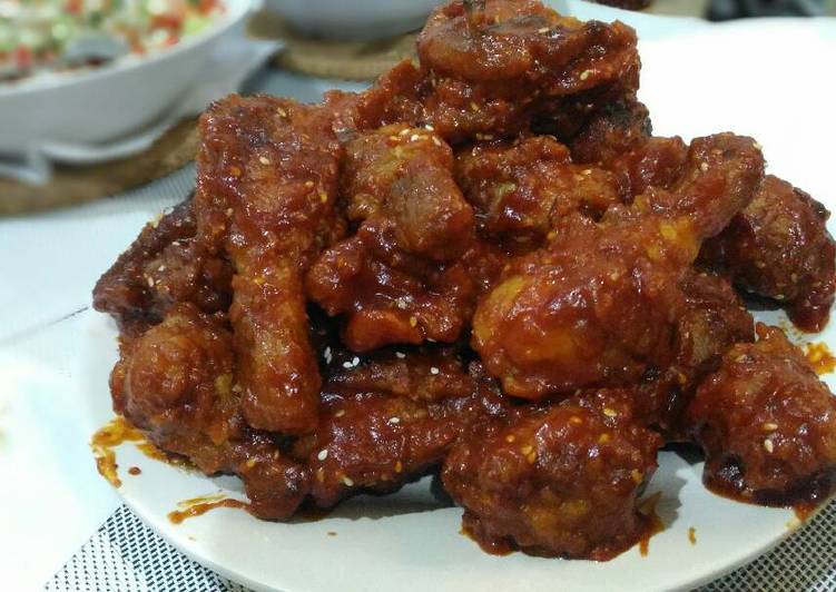 Cara Gampang Membuat Dakgangjeong (Korean Crispy Chicken) Anti Gagal