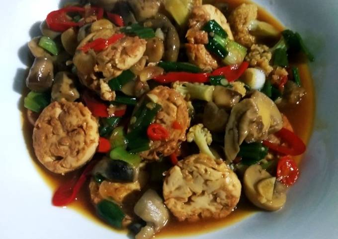 Bagaimana Menyiapkan Egg tofu jamur lada hitam yang Menggugah Selera